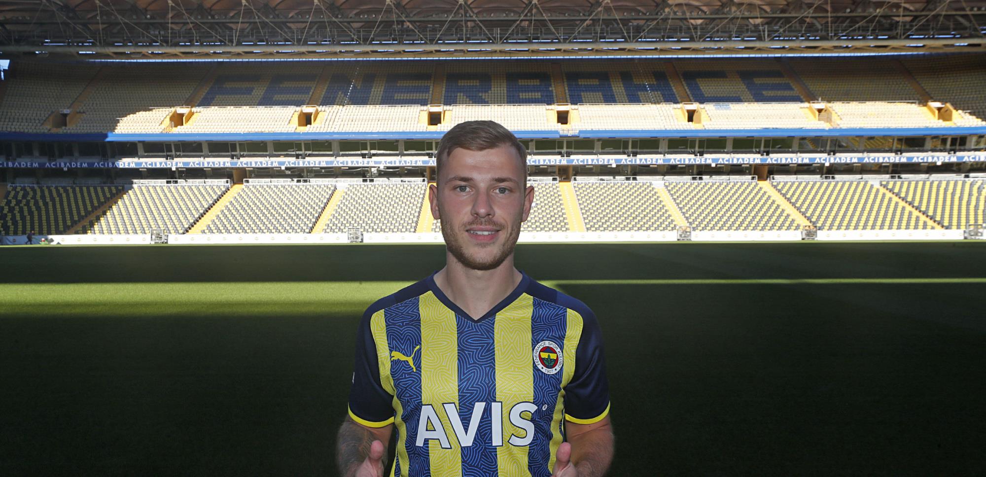 长脖子爸比说|欧洲转会官宣汇总：巴萨中场加盟土超冠军，前阿森纳铁卫转战西甲