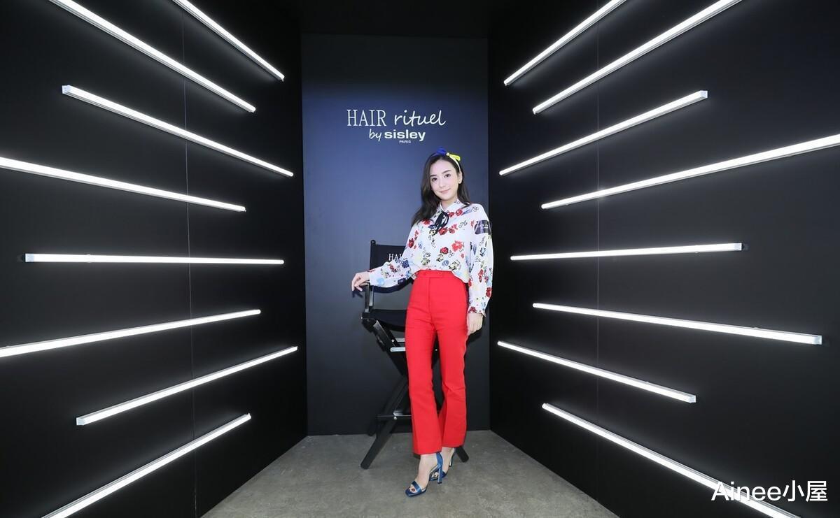 Ainee小屋|方媛当了妈却仍爱日系名媛风,印花衬衫配红裤,发卡配得挺甜美