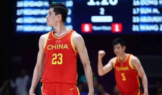 中国男篮|重磅！中国男篮16人名单公布！赵睿终于回来！他成为最大遗憾