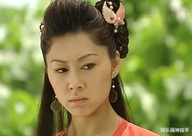 胡定欣|胡定欣不惑之龄仍单身，曾两夺视后，今40岁越变越美