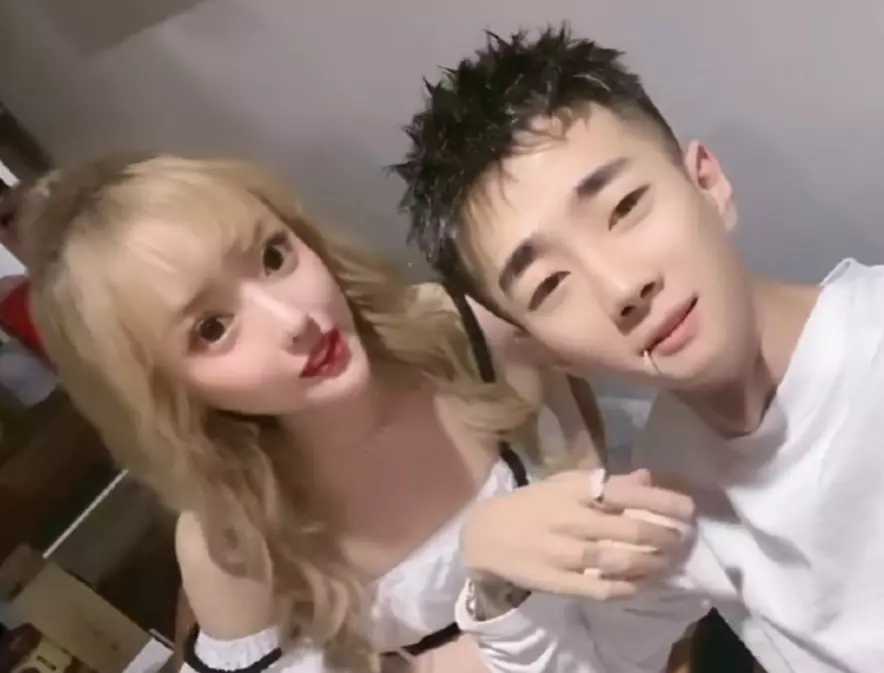 |辛巴徒弟蛋蛋与刘叉叉分手，刘爸爸直播间爆料：儿子不交提成了！