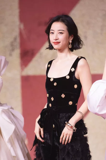 |今年的盛典红毯，她们怎么都这么卷了？