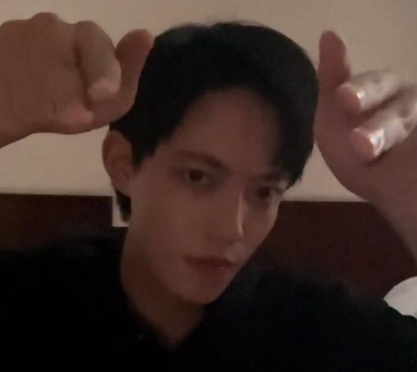 一只麦兜 撞脸肖战圈粉44万，男网红上演“双枪换装”，隔着屏幕都替他尴尬