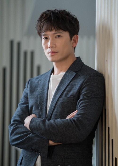 crystal|池晟、徐智慧主演新剧《金刚石》！一人分饰两角，追击命案凶手