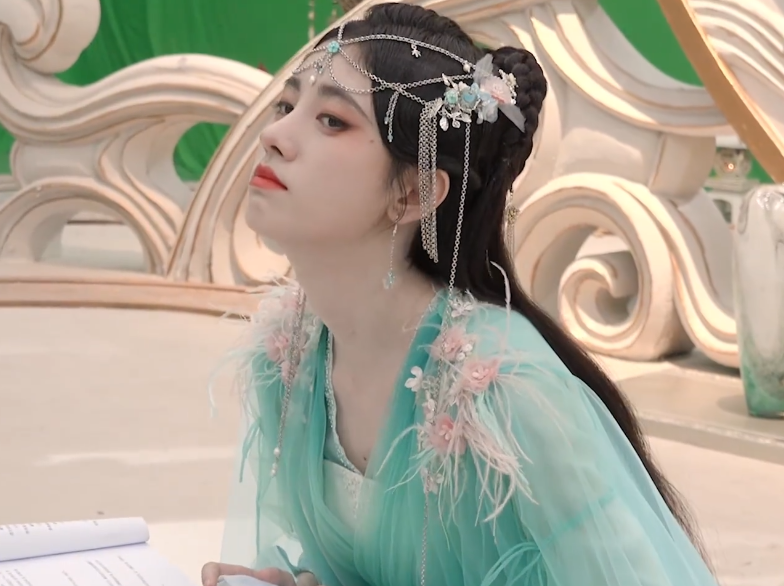 鞠婧祎|《花戎》没拍完，鞠婧祎都市剧抢先定档，又有好剧可追了