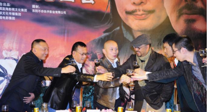 失控的想你|6对“抱团挣钱”的明星兄弟,个个身价不菲,感情让人羡慕