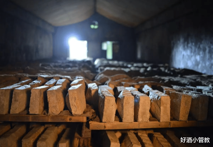 |买白酒时，聪明人看到“这些字”，就能判断出好酒，导购：行家！