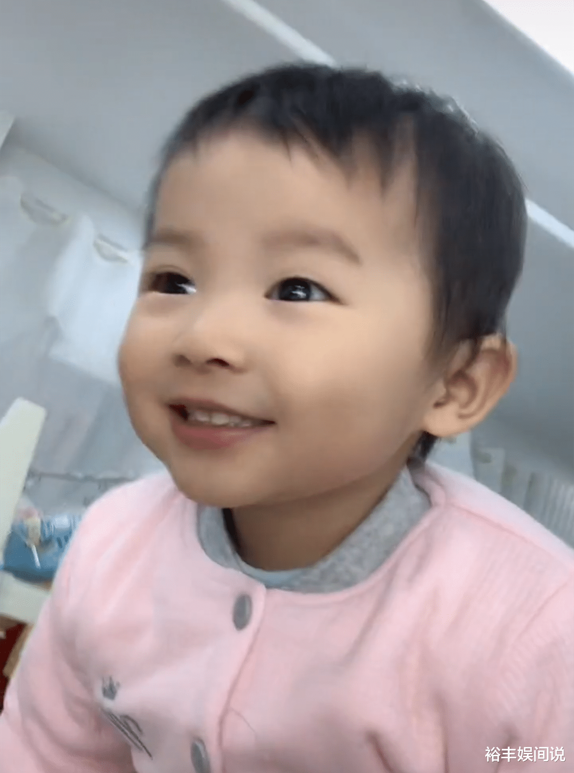 林青霞|枣庄两岁天赐越来越可爱，获69岁妈妈告白，全家会一直陪着你