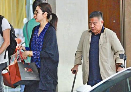 黎姿|黎姿:这是我富商老公,张庭:这是我富商老公,张嘉倪:麻烦让让!