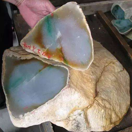 蜜蜡|推皮断石癣与色的联系。