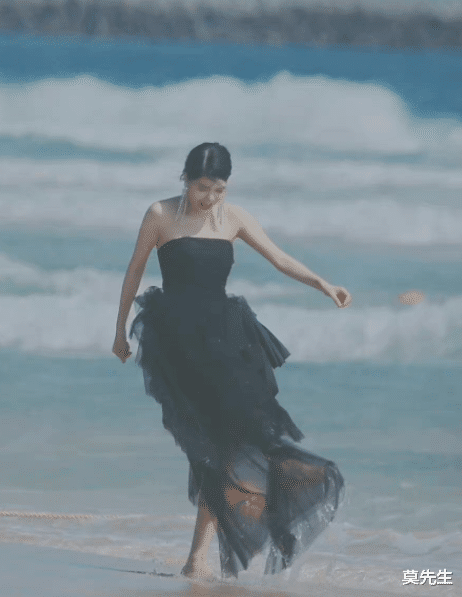 我是歌手|GQ盛典红毯状况多：杨天真王嘉尔像“情侣装”，杨笠辣手摧花