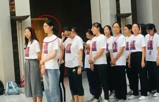 雪落无尘谈|“国民才女”武亦姝：16岁赢得冠军，拒上北大进清华，现状如何？
