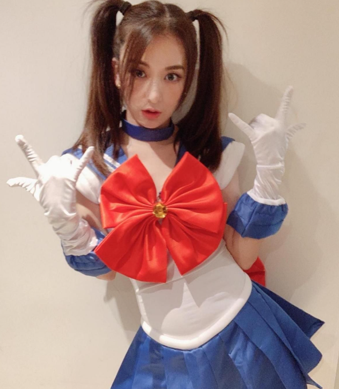 郭富城|郭富城小22岁娇妻健身!穿运动内衣秀蝴蝶背,纤细蜂腰无一丝赘肉