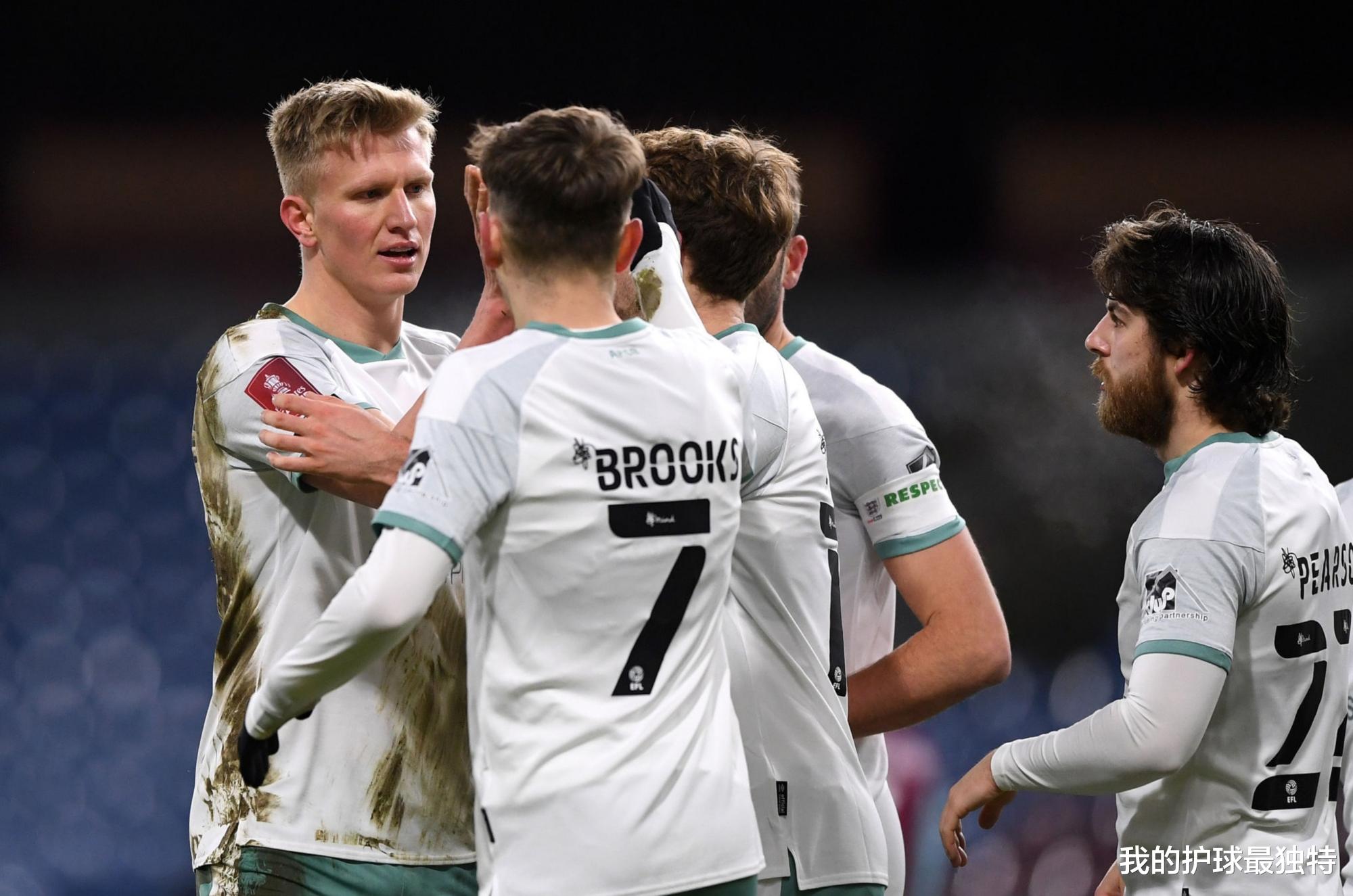 利物浦|凌晨3点！利物浦苦主爆大冷！88分钟遭绝杀，连创2大尴尬纪录