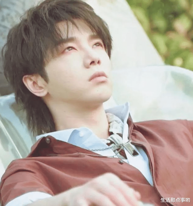 陈楚生|近期网络上传出华晨宇植发的照片，他及时出来回应