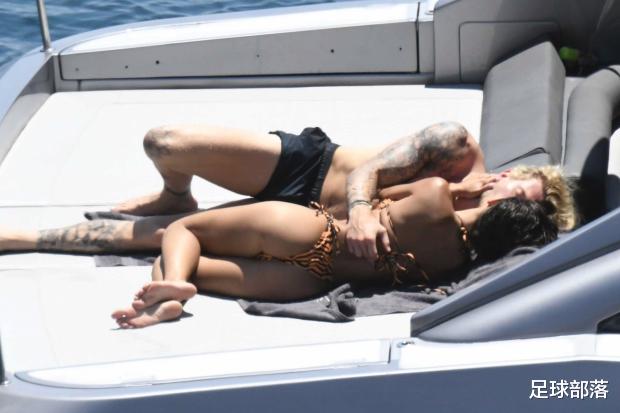 卡里乌斯|球场情场皆失意！利物浦门将与模特女友分手 拥吻神秘女子疗伤(图)