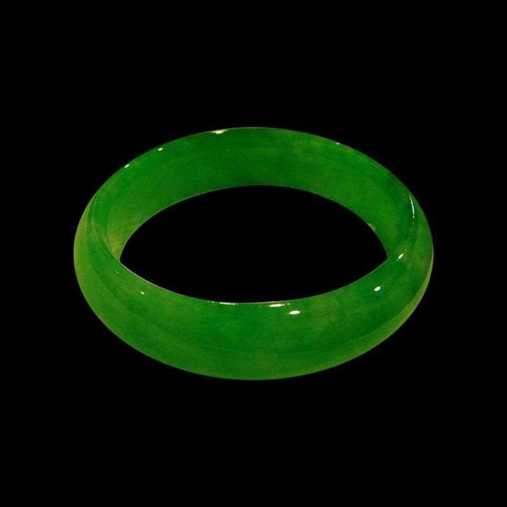 翡翠|翡翠“盘”一“盘”，能够升值吗？