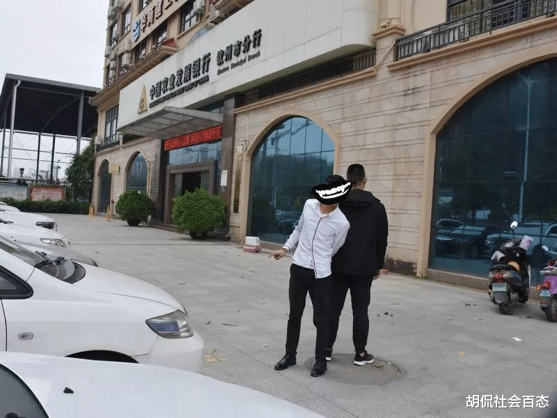 辽宁阜新:惊现三名女劫匪,抢劫殴打路人还往受害人嘴里塞纸条