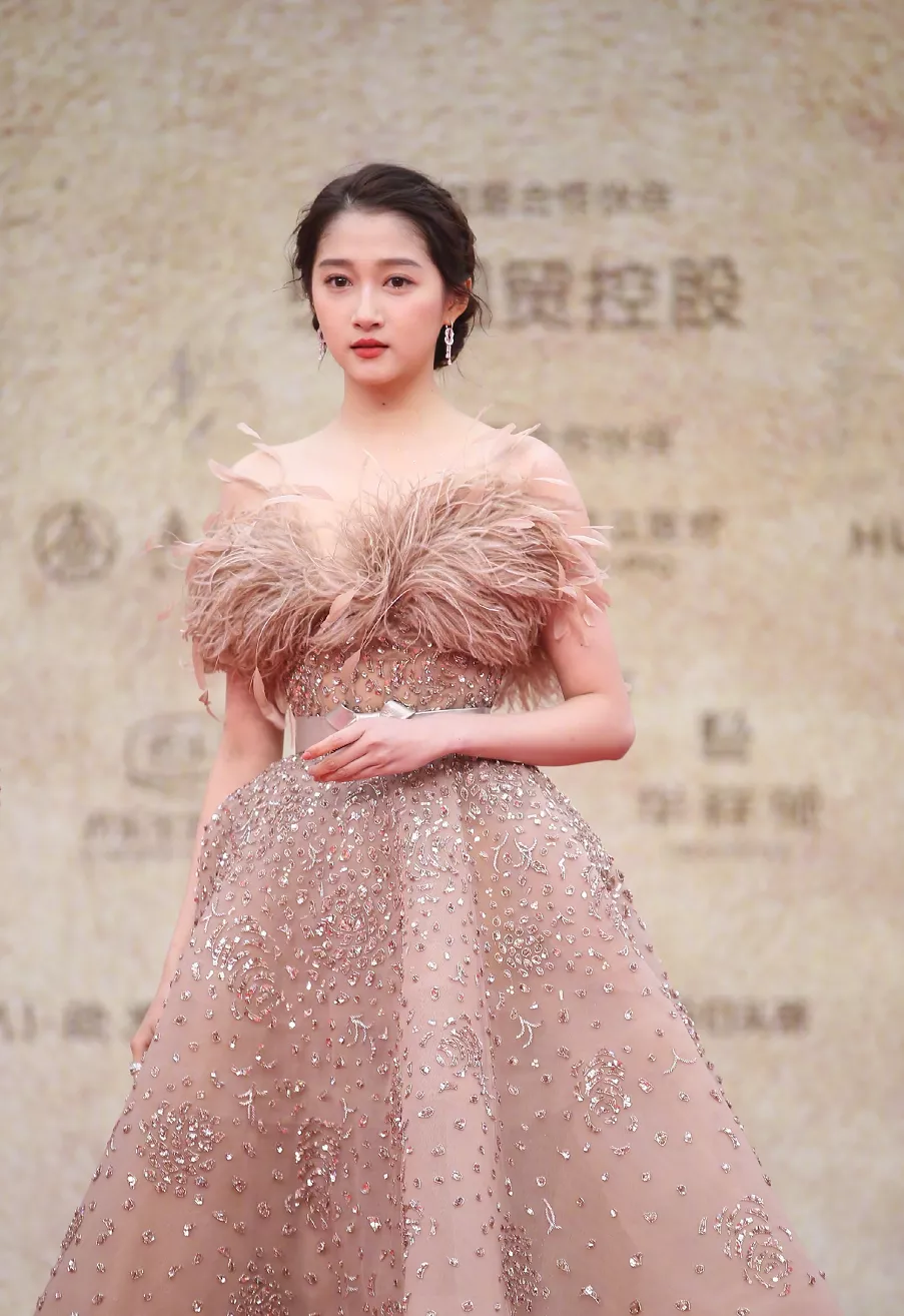 |今年的盛典红毯，她们怎么都这么卷了？