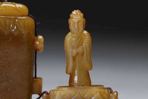 和田玉籽料|回流 舊藏和田玉籽料“莲纹佛管”