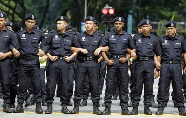 马来西亚命案：团圆饭后女子去停车场取车，却被人劫走活活烧死