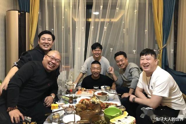 郭德纲|郭德纲徒孙脱口秀砸挂,师父顺利离开德云社,是因为没被师爷发现