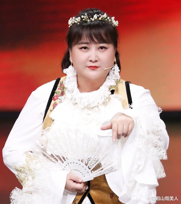 发型|?被男生公认为不好看的4种脸型，化妆也很难变美，希望你一个不中