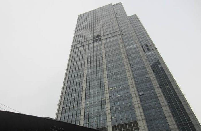 育妈计|许家印的痛苦他也经历过，当年他比李嘉诚有钱，却因为挤兑而破产