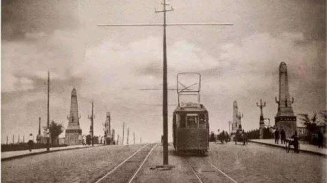陪你慢慢变老 老照片，1929年哈尔滨城市景象，街头很多衣着光鲜的外国人！