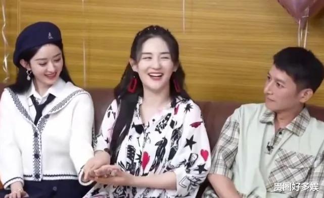 谢娜|谢娜回归快本不给吴昕面子，赵丽颖一个动作圈粉无数，素质高低可见