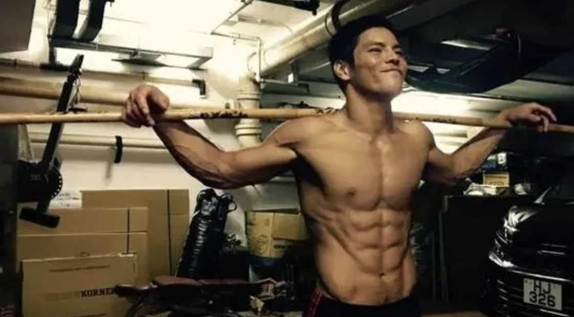 泛娛樂阿小喵 “戰況升級”，藥水哥認慫無濟于事，向佐讓藥水哥買保險