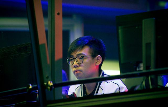 maybe|Dota2-天道酬勤，Maybe再次登顶天梯第一！水友：期待RNG的表现！