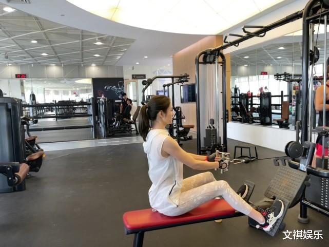 林峰|张馨月同老公林峯一起炮制美食　屋企厨房布置温馨却被嫌太细