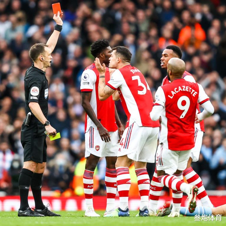 阿森納|小法怒噴曼城逃點，費迪南德挺阿森納：表現(xiàn)更好，遺憾沒能拿1分