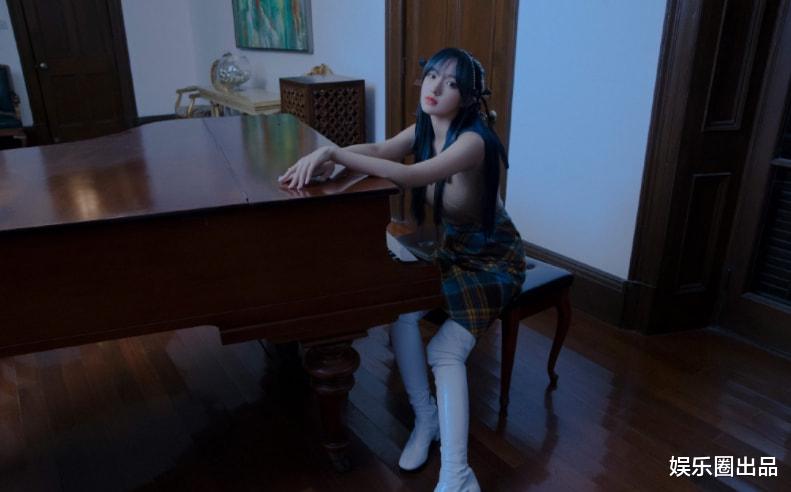 程潇|程潇穿背心拍大片，被指“形象反差太大”，网友：变味了