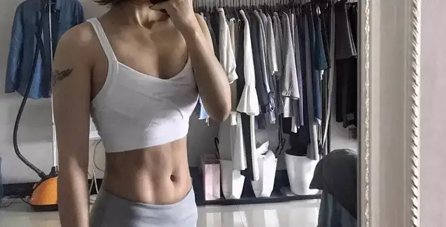 卷腹|宁做“腰精”，不做“腹婆”，学会这8个动作，腹肌练的嗷嗷叫！