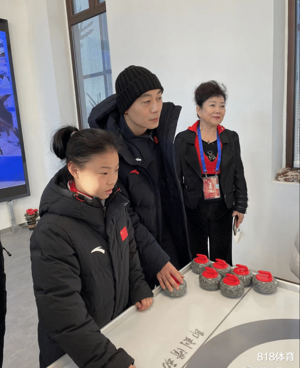 宋祖德|双向奔赴! 杨倩管晨辰追星王一博朱亚文, 杨倩鞠躬致谢一博两度回礼