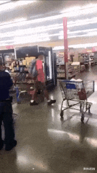 酒店卫生间开始有这种椅子了？这是用来干什么的？