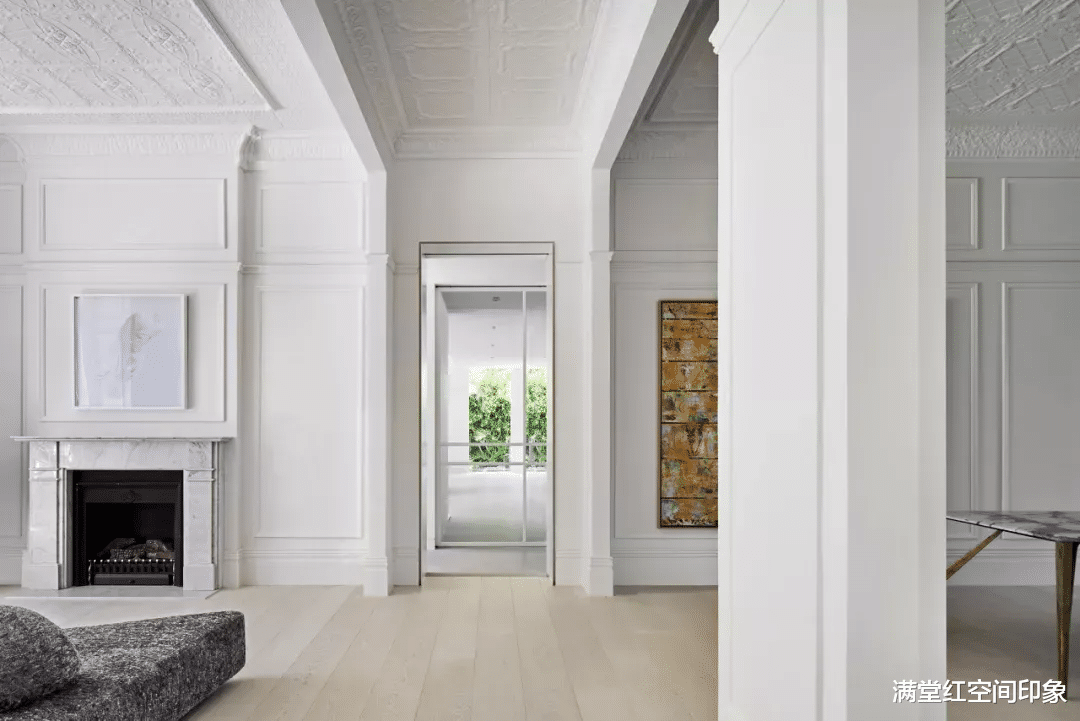 精致细节陈设，展现简洁别墅的美