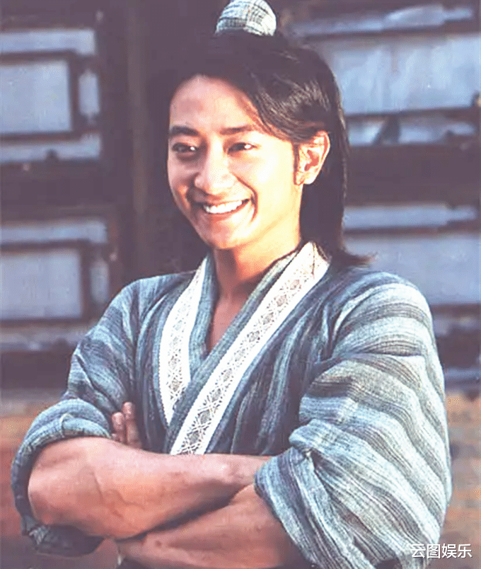 孙耀威|孙耀威携妻移居内地一年半，年迈老母过于思念，独自坐飞机来探亲