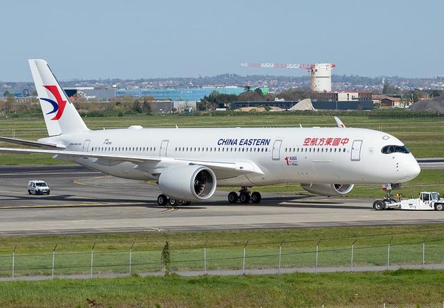 秋天的大冬天 为何大多数乘客下飞机后，都不想撕掉行李箱上的标签？看完就懂了