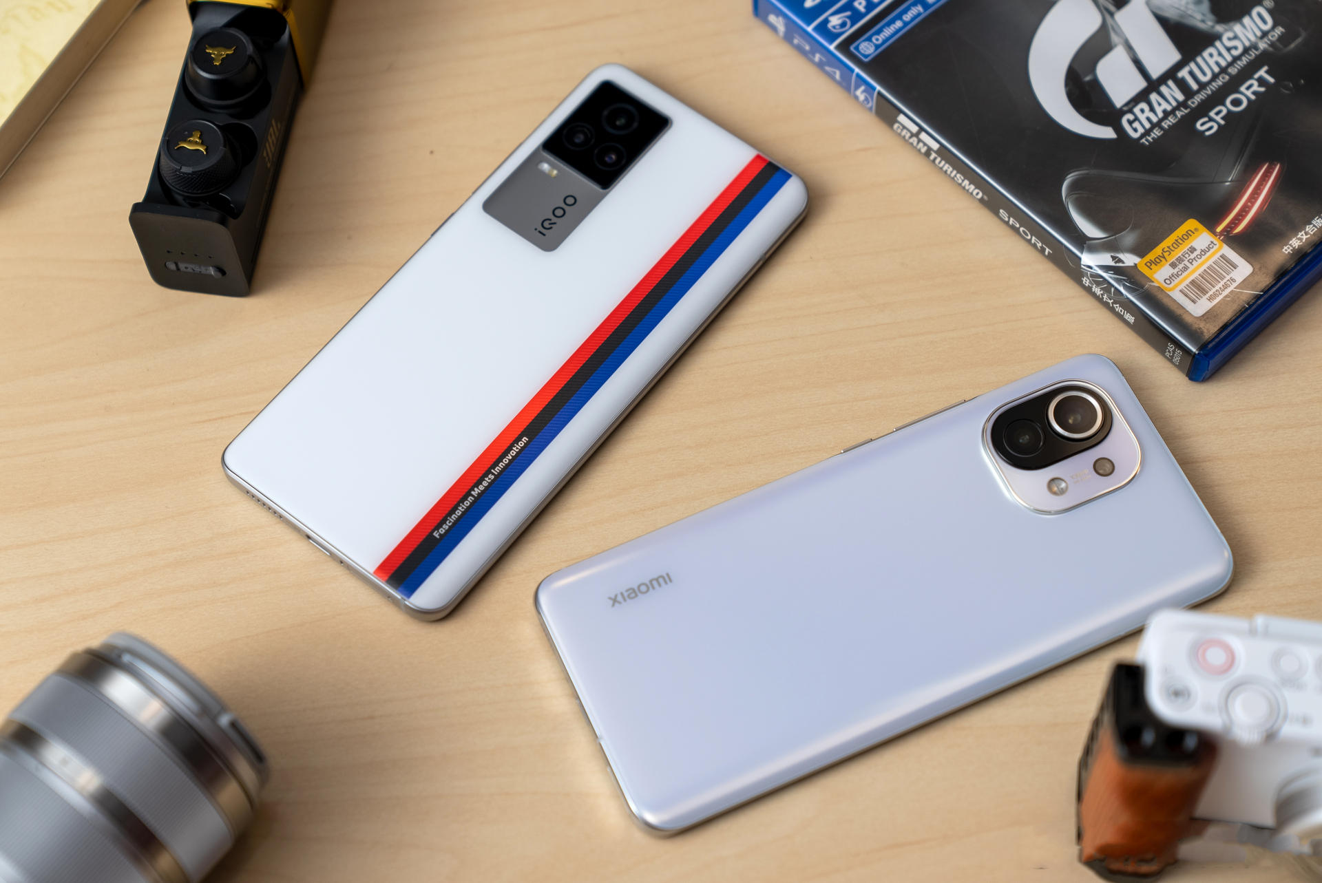 iqoo|一样的骁龙888旗舰机，为什么这两款手机之间差距这么大？