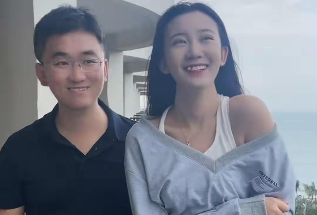 MARRY 网红姜涛女朋友曝光，颜值身材堪比明星，年龄比姜涛小15岁