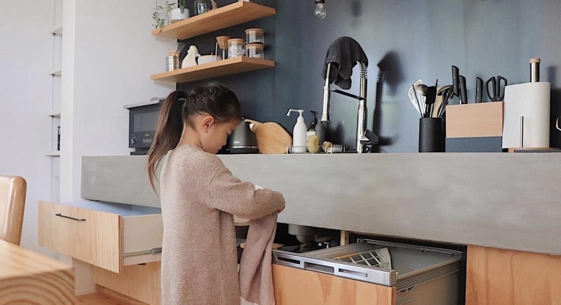 生活自律的日本太太，三个娃的家打理得干净不乱，治愈了超多人！