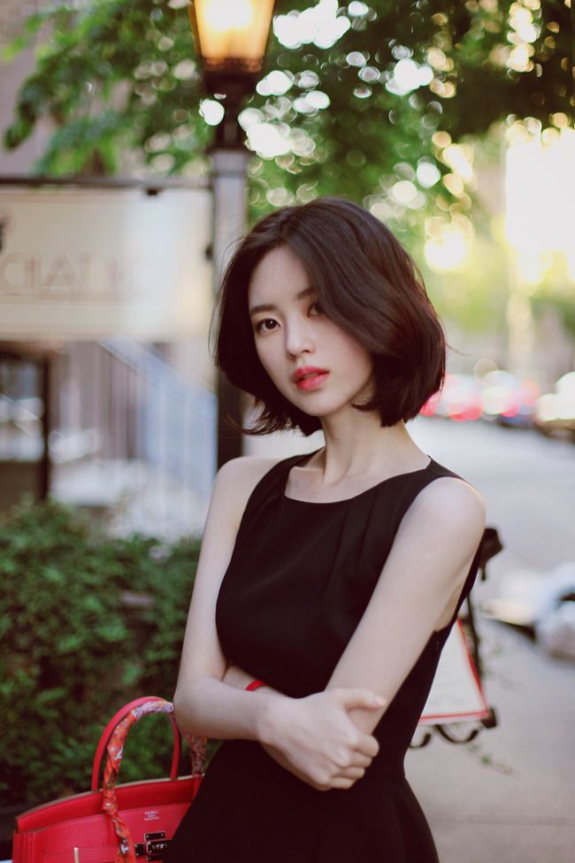 |冷艳美人尹善英 洋装美照惹人爱