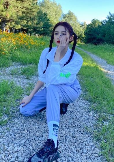 高圆圆|鹿晗和国民闺女海边游玩，关晓彤素颜很美，男友眼光不错！