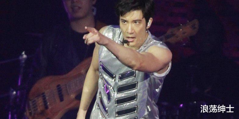 王力宏|王力宏隔离中！每天半夜弹琴唱歌扰邻，网友笑称：文章写不赢用唱的