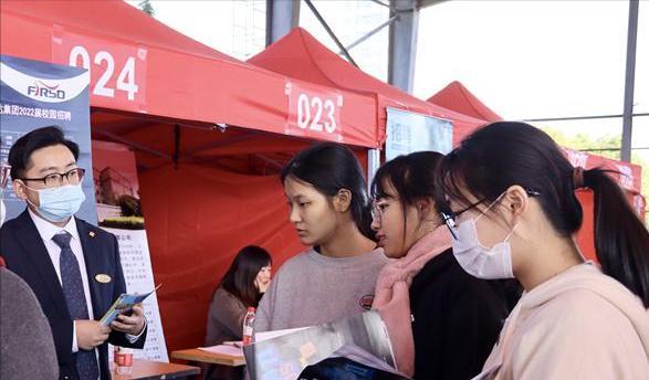 翻译|这些专业起薪较高，但容易“吃青春饭”，30多岁可能是个“坎”