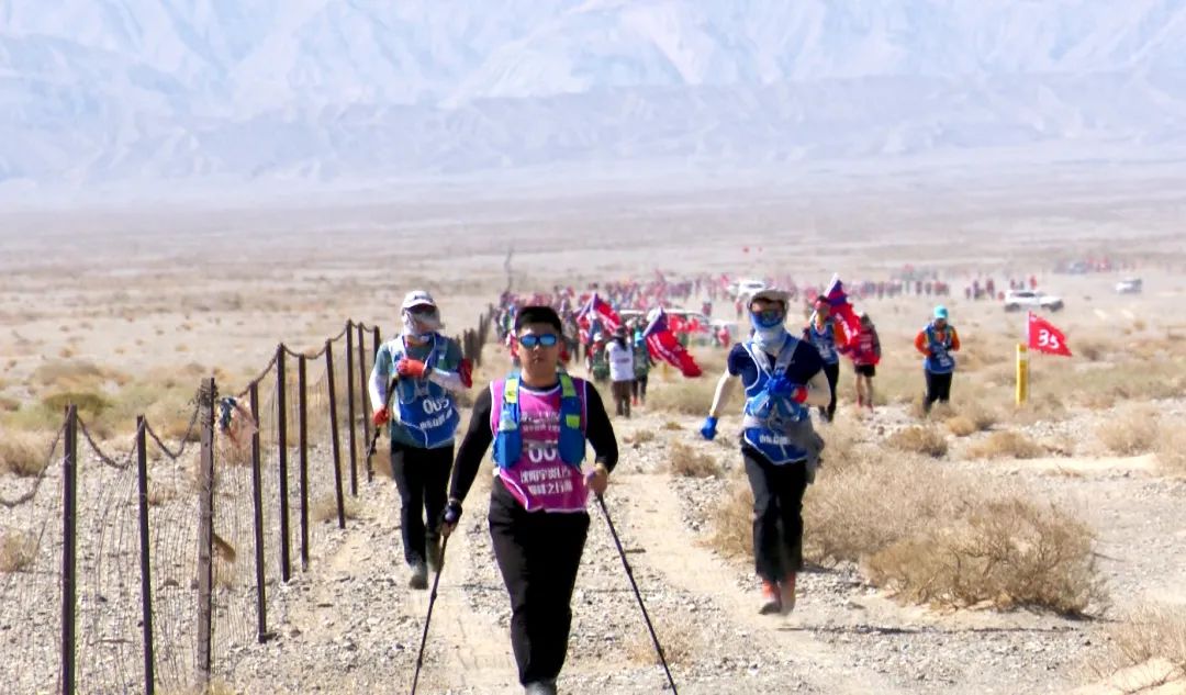 阿克塞县融媒体中心 第七届中国城市戈壁挑战赛在阿克塞鸣枪开赛