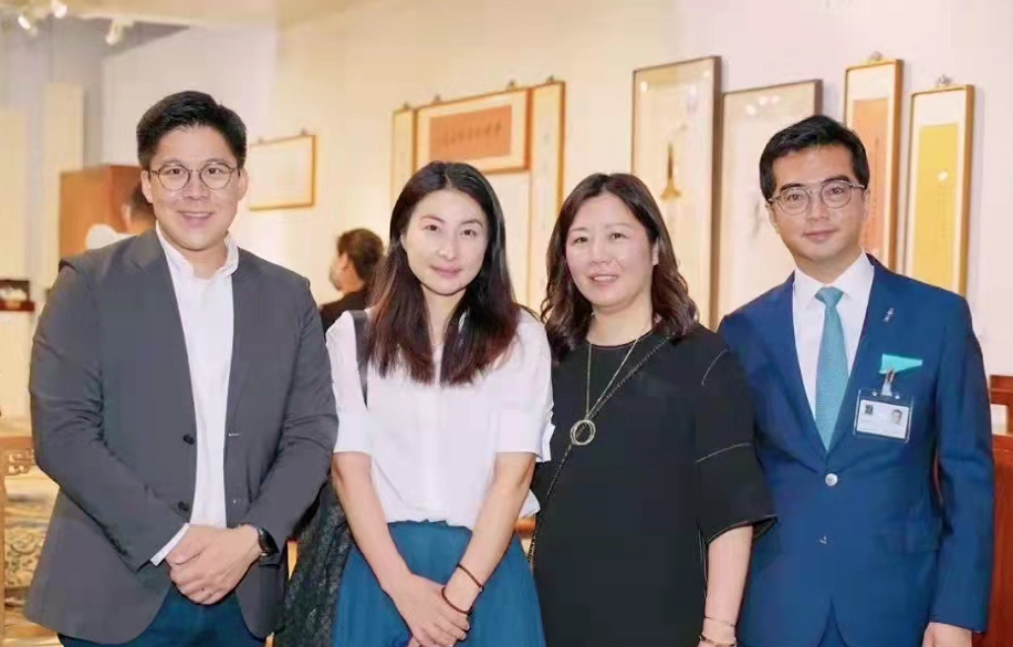 时尚风行派 郭晶晶时尚品味赢过港姐婆婆！普通衬衫都能穿出高级感，气质开挂